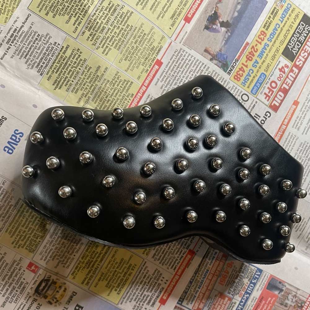 ✨AZALEA WANG STUDDED CLOGS ✨